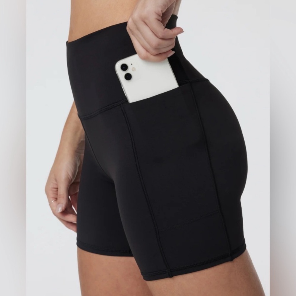 Vuori Studio Pocket Biker Shorts